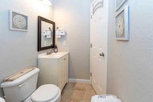 Building Photo - Room in Duplex on Sunrise Dr