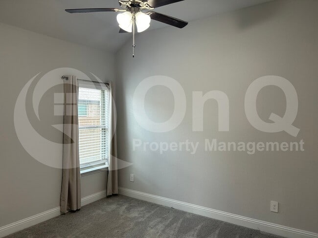 Building Photo - 533 Oleander Dr