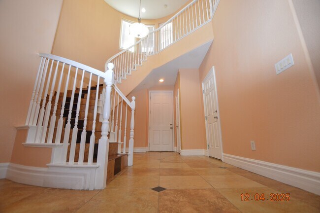 Building Photo - 638 Harvester Course Dr