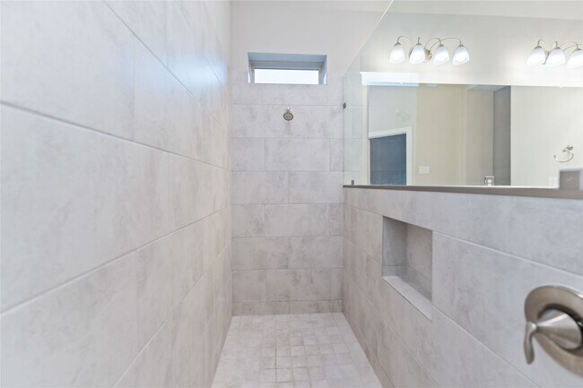 Building Photo - 7334 Lake Arrowhead Ln