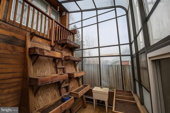 Building Photo - 10001 Dallas Ave