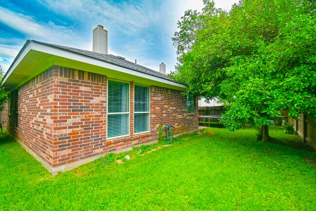 Building Photo - 16302 Ash Point Ln