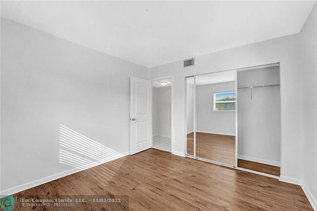 Building Photo - 7605 NW 5th Pl