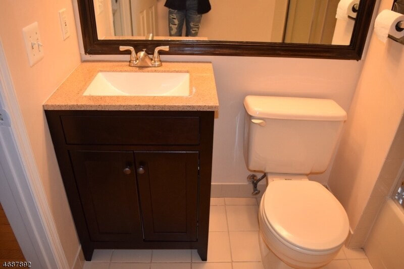 Building Photo - 65 Jamestown Rd