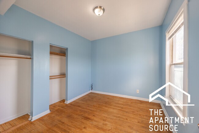 Building Photo - 4058 W Congress Pkwy