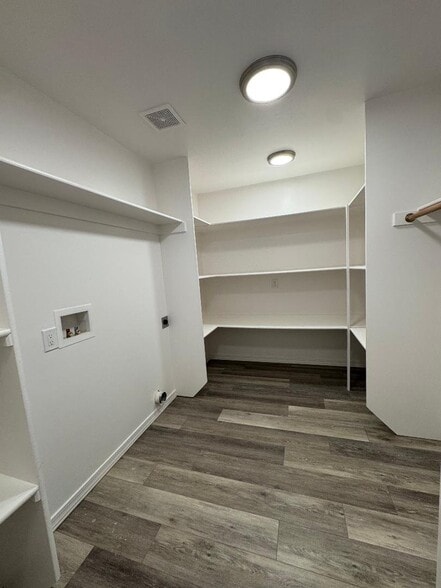 Building Photo - 1051 Fathom Dr