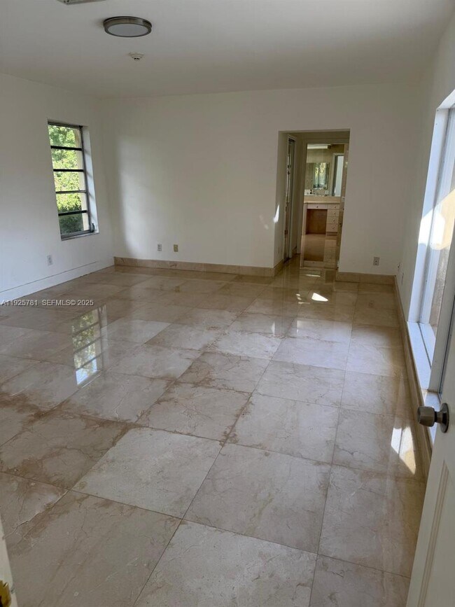 Building Photo - 2015 Arch Creek Dr