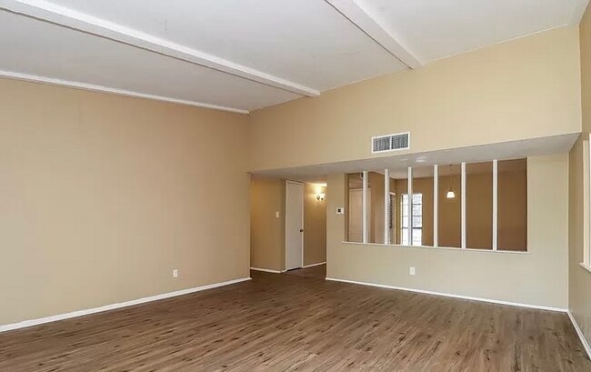 Building Photo - 2308 Escalante Ave