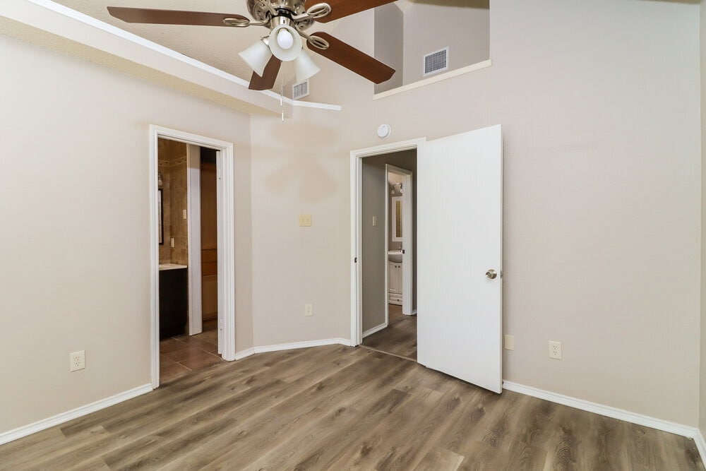 Building Photo - 8409 Tallahassee Ln