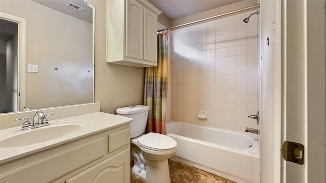 Building Photo - 2126 Hunt Club Trail