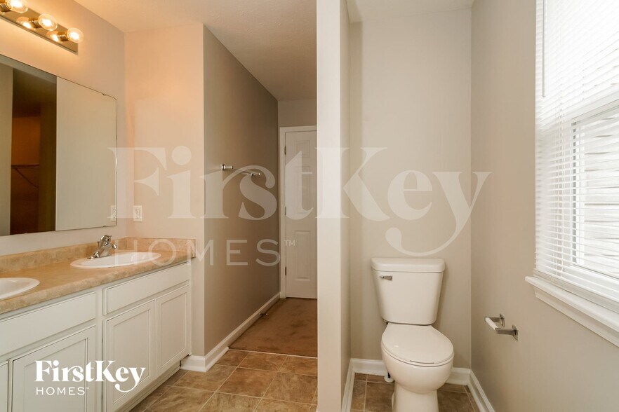 Building Photo - 8123 Fisher Bend Dr