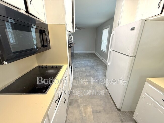 Building Photo - 4424 Hovis Rd