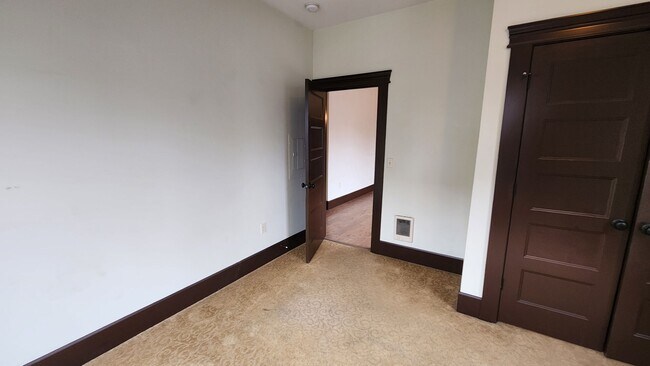 Building Photo - 1634 NW Everett St