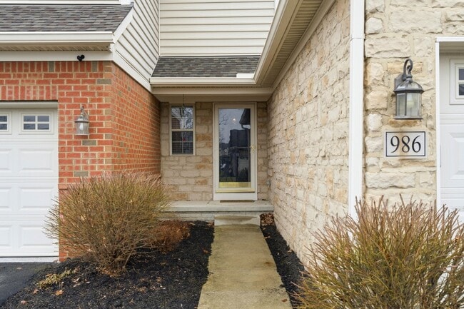 Building Photo - 986 Shaula Dr