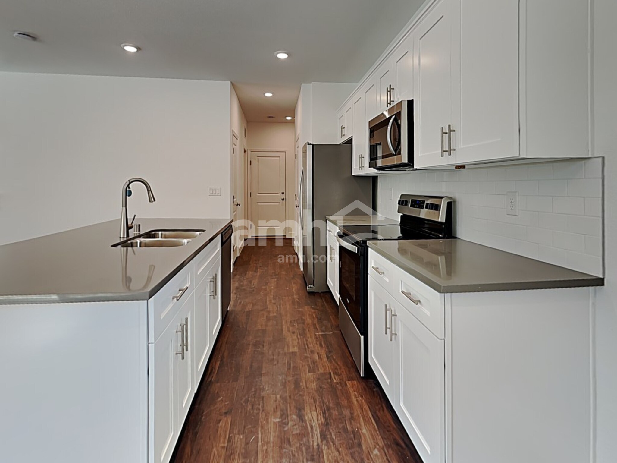 Building Photo - 8921 Tiger Tooth Ave