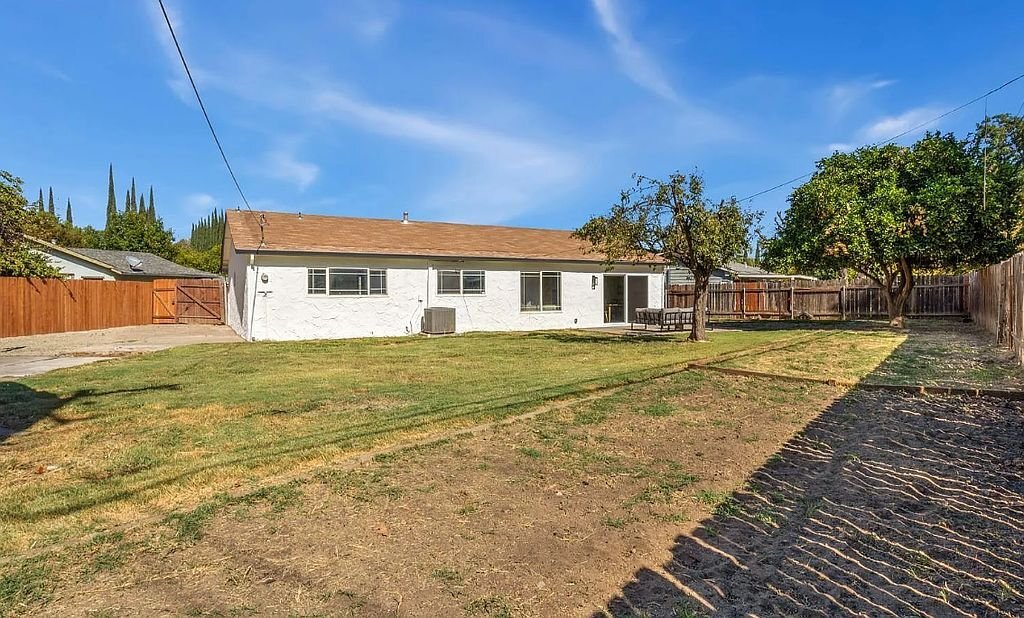 Building Photo - 1228 Athena Ave