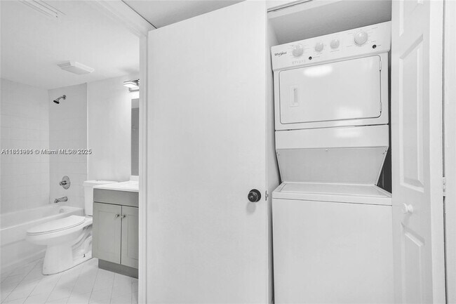 Building Photo - 3398 NE 9th Dr
