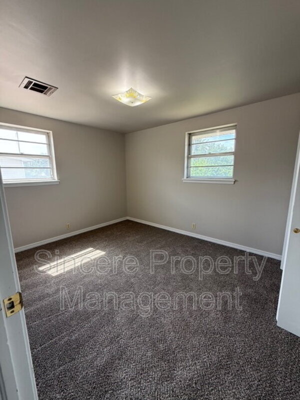 Building Photo - 4013 NW 57th St