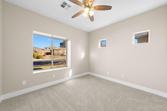 Building Photo - 1570 S Rio Virgin Dr