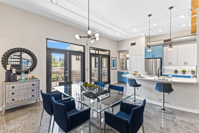 Building Photo - 914 E Osborn Rd