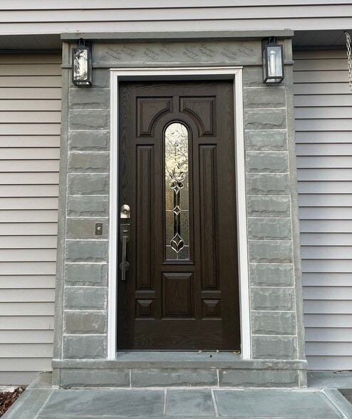 Building Photo - 206 Eastwood Ave