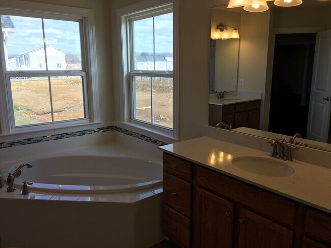 Building Photo - Stunning Luxury Twin Single-Family in Prestigious Atwater – 4BR, 3.5BA | Finished Basement with F...