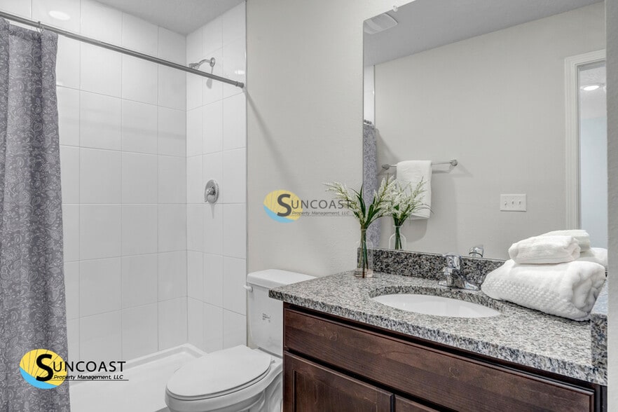 Building Photo - 448 Tioga St