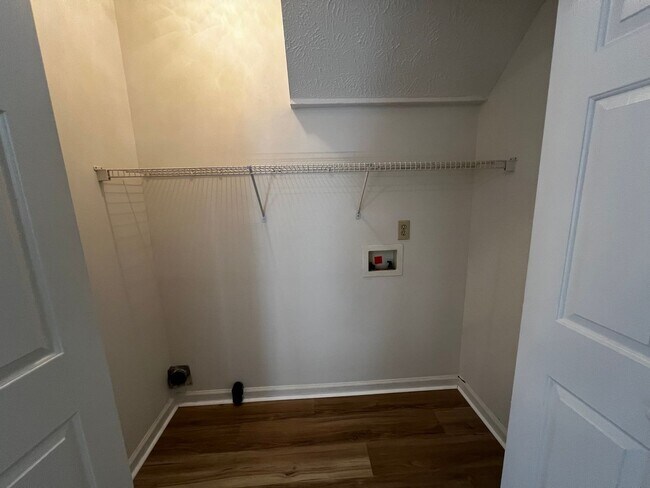 Building Photo - 1016 Ancestry Dr