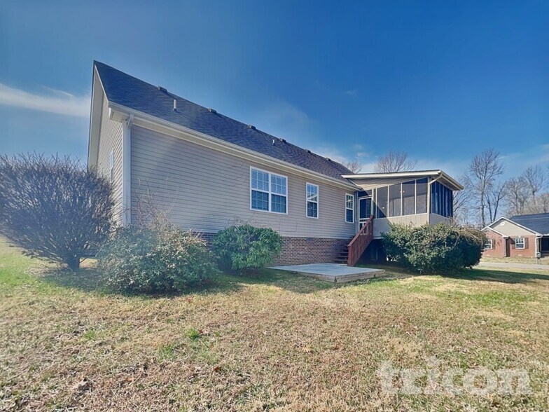 Building Photo - 505 Arabian Ln