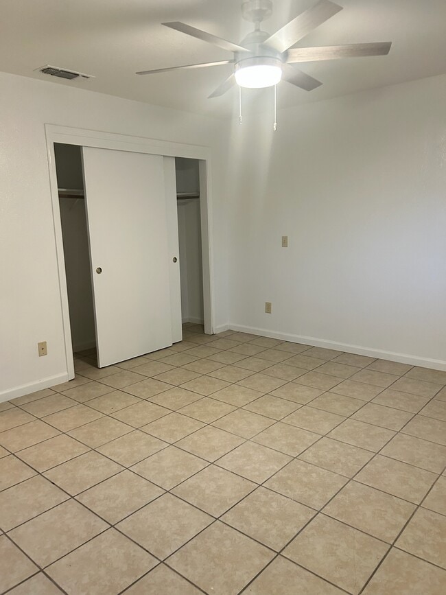 Building Photo - 1008 Shadow Ridge Dr