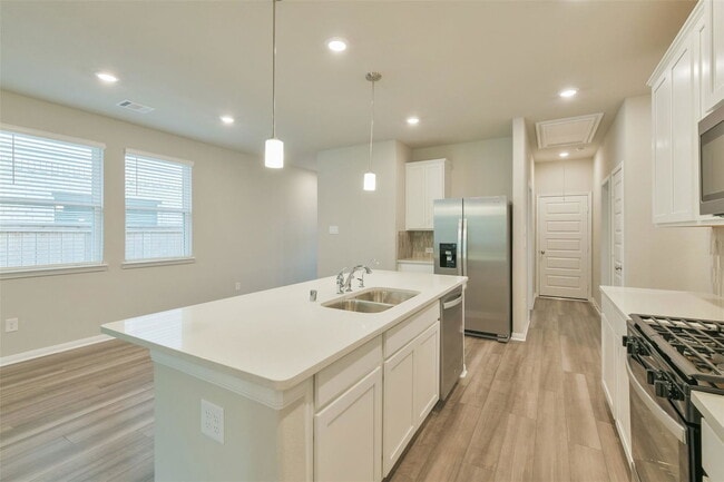 Building Photo - 17418 Rosette Grass Dr