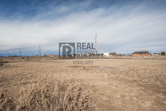 Building Photo - 531 E Milt Dr