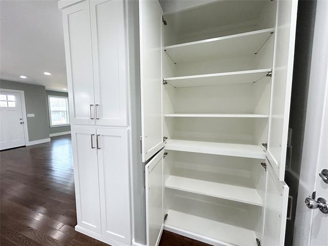 Building Photo - 102 Colorado St