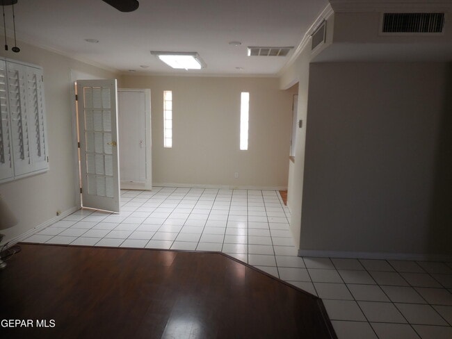 Building Photo - 1127 Del Norte St