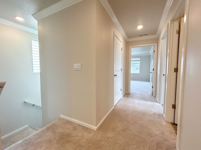 Building Photo - 497 Himalaya St. NE
