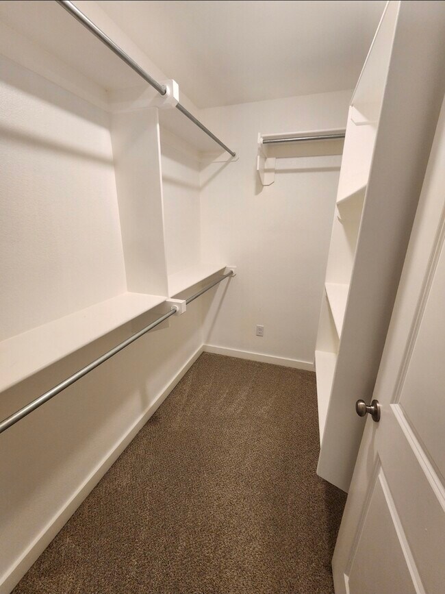 Building Photo - 3 bed 2 bath home in Lone Star Trails! 2 car garage