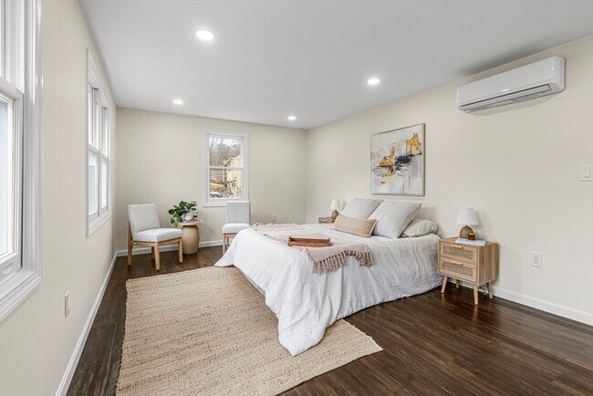 Building Photo - 7 Old North Rd