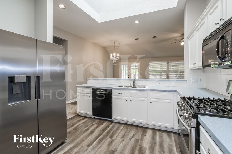 Building Photo - 6908 Edgefield Dr