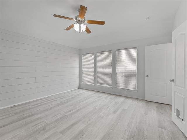 Building Photo - 912 Hidden Oaks Dr