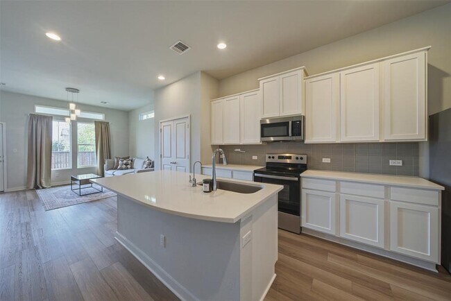 Building Photo - 17303 Emperador Dr