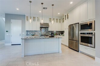 Building Photo - 141 Parkland Aly