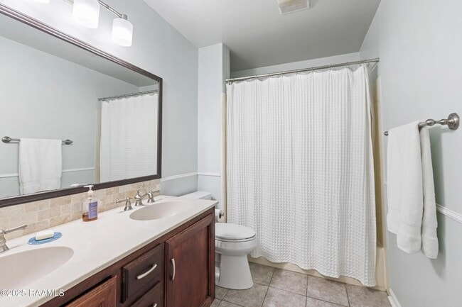 Building Photo - 305 Orgeron Dr