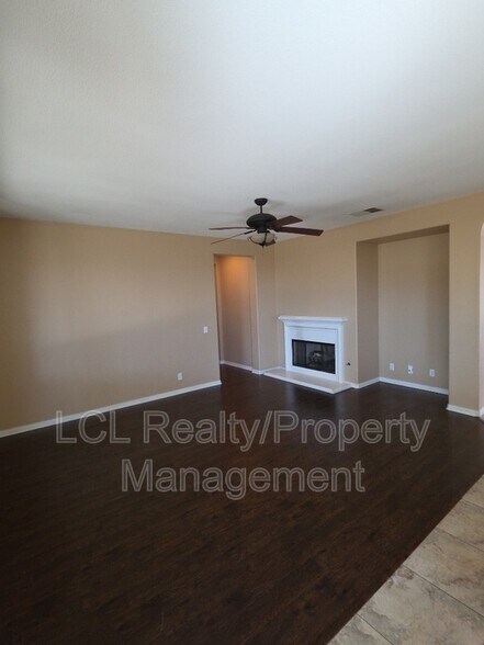 Building Photo - 27635 Whisperwood Dr