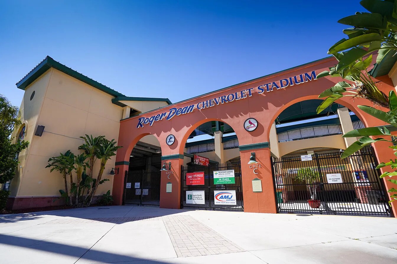 Building Photo - 1200 Town Center Dr