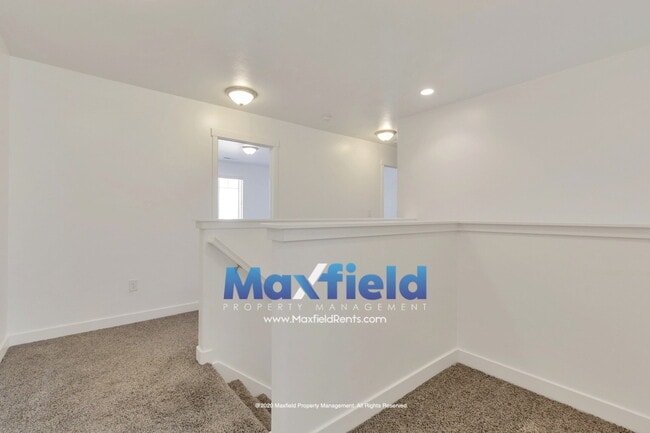Building Photo - $500 Off Rent -Townhouse Draper - 3 BD 2.5 BA 2 GA - 2250 Square Feet