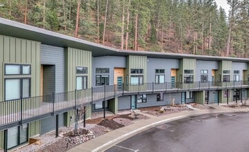Building Photo - Beautiful Modern Condo in Rattlesnake