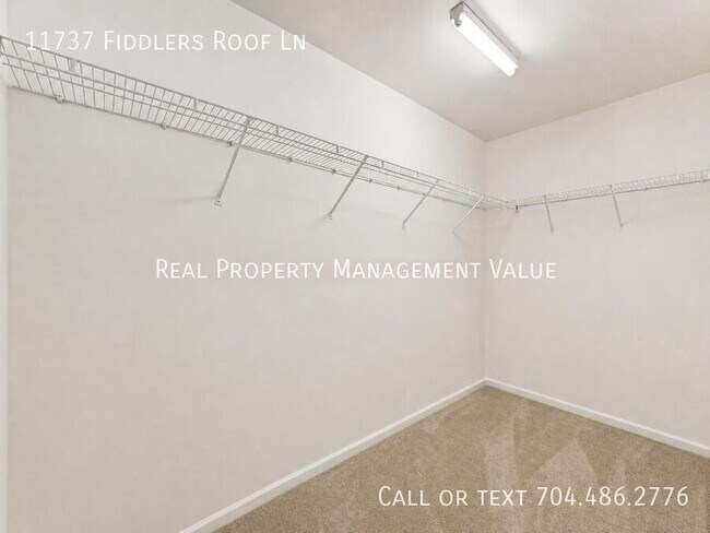 Building Photo - 11737 Fiddlers Roof Ln