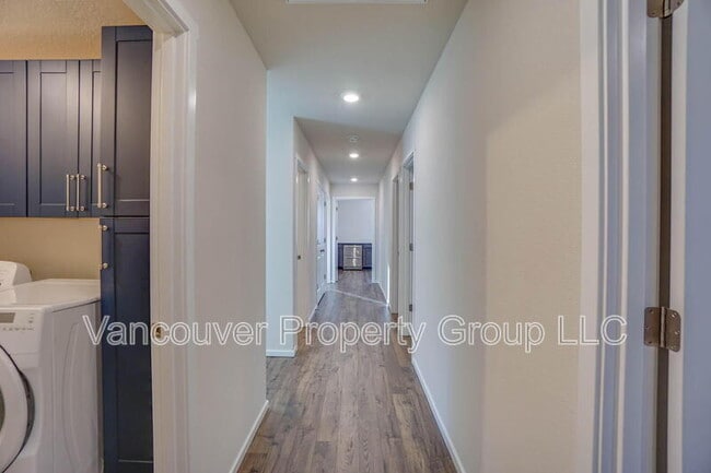 Building Photo - 4945 NE 24th Ave