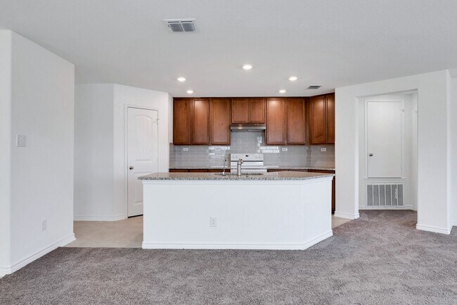 Building Photo - 614 Eucharis