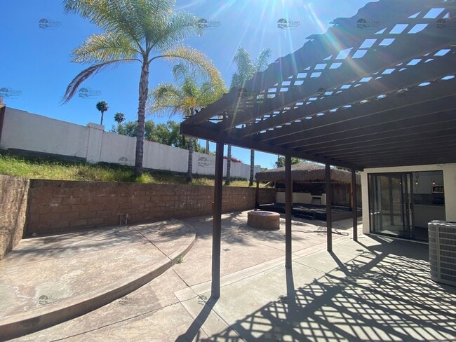 Building Photo - Updated 3BD/2BA with Air Conditioning